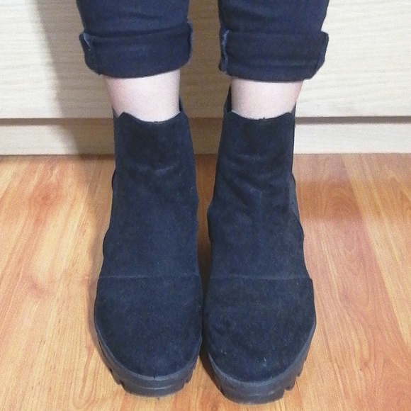 TOPSHOP black suede booties - Picture 6 of 6